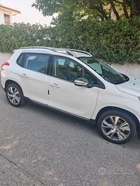 Peugeot 2008 pure tech SeS 130 CV black matt
