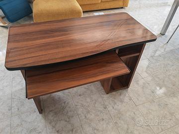 Scrivania ufficio per computer 