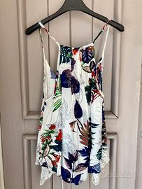 Top con ricamo crochet nel retro