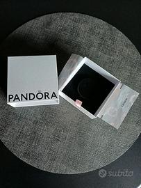 Scatola originale Pandora con velina e cuscinetto