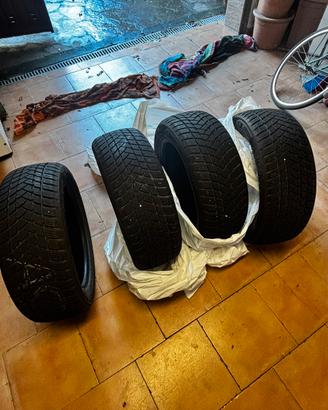 4 pneumatici Yaris Cross invernali