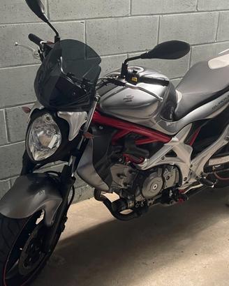 Suzuki SFV Gladius 650 - 2010