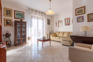 Appartamento di 118 m² con 5 locali e box auto a P