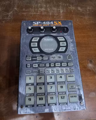 [ROTTO] Roland Sp404Sx ma riparabile