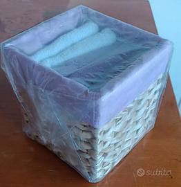 Cesto con asciugamani