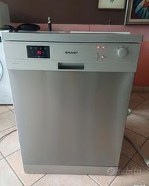 lavastoviglie grigia sharp quasi nuova