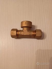 Raccordo a Tee femmina 3/4″ F – Ø 16