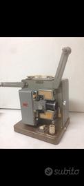 Vintage vecchio mini proiettore