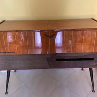 Mobile antico giradischi e radio “ augusta”