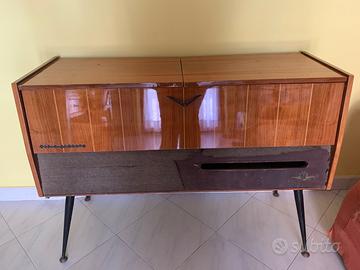 Mobile antico giradischi e radio “ augusta”