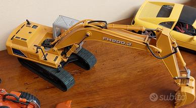 Modellino escavatore Fiat-Hitachi