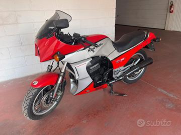 Kawasaki GPZ900R ‘84 - ASI