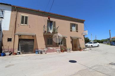 5 LOCALI A FRANCAVILLA AL MARE