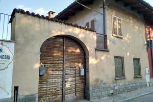 Casa indipendente e magazzino