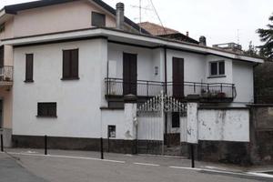 Immobile in asta di 154 m² con 2 locali a Caronno 