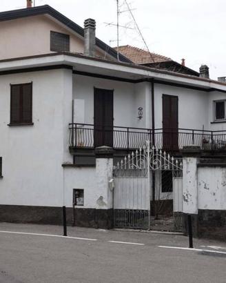 Immobile in asta di 154 m² con 2 locali a Caronno 