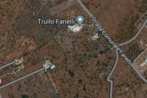 Trulli accatastati collabente con terreno