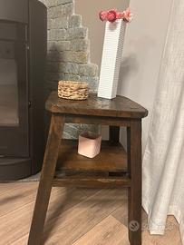 sgabello in castagno