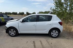 Dacia sandero dci incidentata