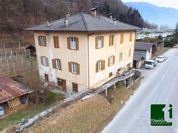 PORZIONE DI CASA DA RISTRUTTURARE