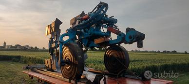 aratro reversibile bivomere trainato Annovi 