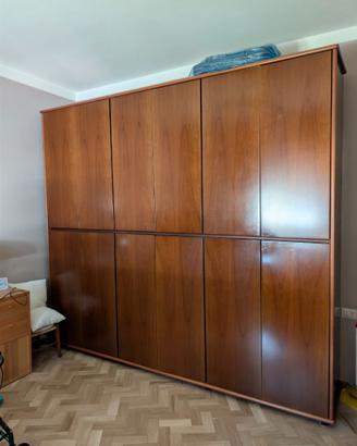 Armadio in legno