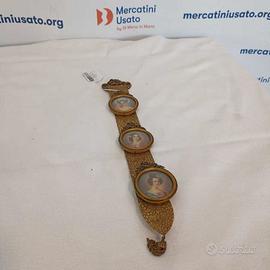 Tre Cornicette Rotonde In Bronzo Dorato Con Damine