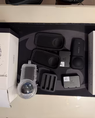Insta360 x3 con invisivile dive 3 batterie