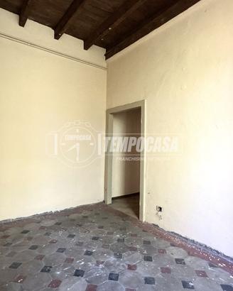 QUADRILOCALE DA PERSONALIZZARE IN PIENO CENTRO