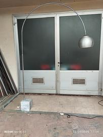 lampada da terra ad arco stile Reggiani anni '70