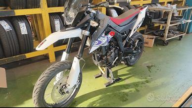 Aprilia sx 125 motard 2025 800km