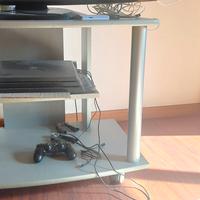 Tavolo porta TV con ruote 