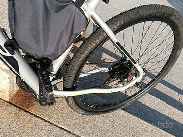 bici Mountain bike 29, prezzo trattabile 