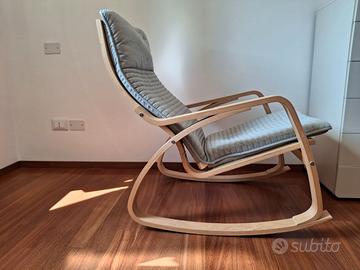 sedia a dondolo Poang Ikea