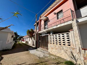 PORZIONE DI BIFAMILIARE A GALLIPOLI