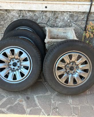 Cerchi con pneumatici 215/65 R17 99V