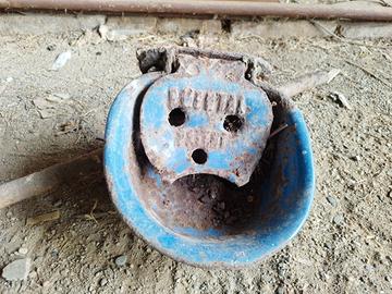 abbeveratoio per stalla d'epoca