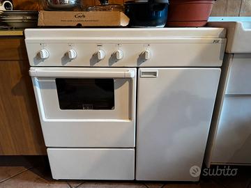 Cucina a gas FOX con forno e vano bombola