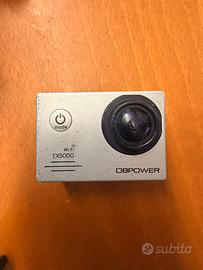 Action cam con accessori e custodia subacquea