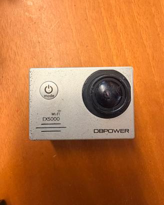Action cam con accessori e custodia subacquea