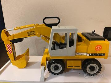 Escavatore giocattolo