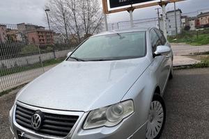 Volkswagen Passat 2.0 TDI DPF Highline neopatentat