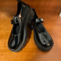 Scarpe basse con laccetto