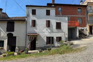CASA DI CORTE A ROVESCALA