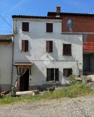 CASA DI CORTE A ROVESCALA