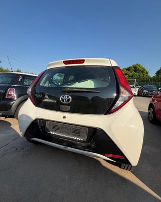 TOYOTA AYGO DEL 2018 PER RICAMBI
