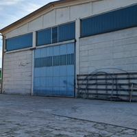 Capannoni uso magazzino o attività artigianale