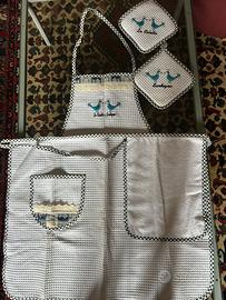 Grembiule e presine abbinati