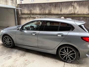 BMW 118i M Sport AUTOMATICA 09/2023 – 30.000 KM