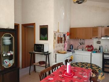 Villetta singola con ampi spazi esterni